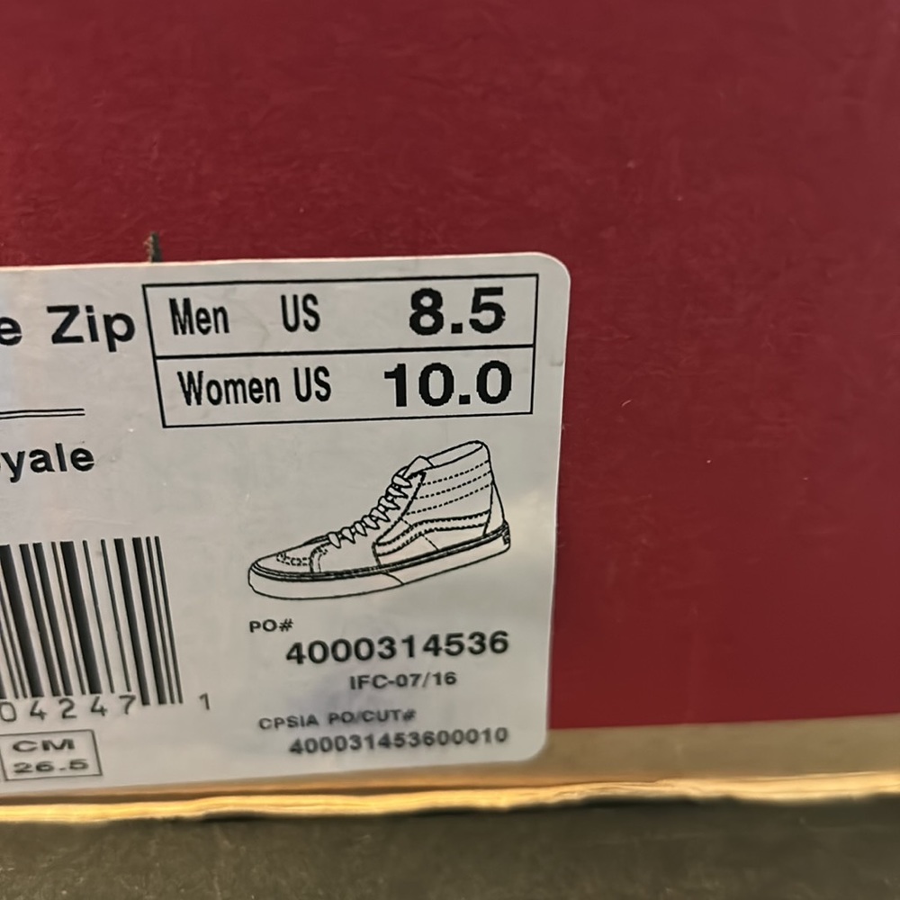Vans - Picture 2 of 2